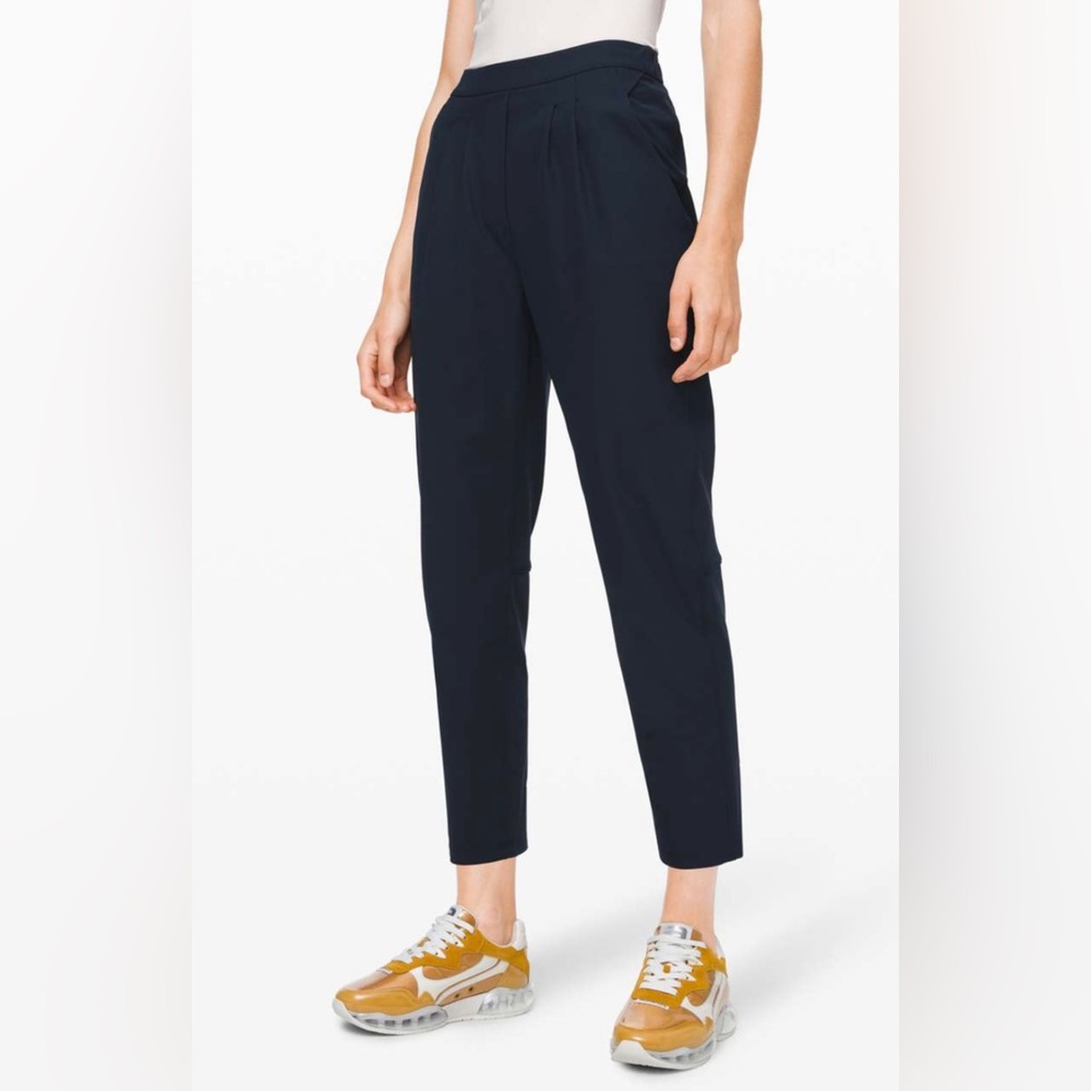 Lululemon Essential High Rise Trouser Black Size 6